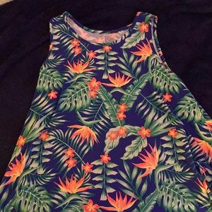Women’s flowery/leafy shirt